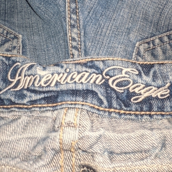 AEO Cutoff Distressed Shorts Sz 4 - Picture 9 of 10